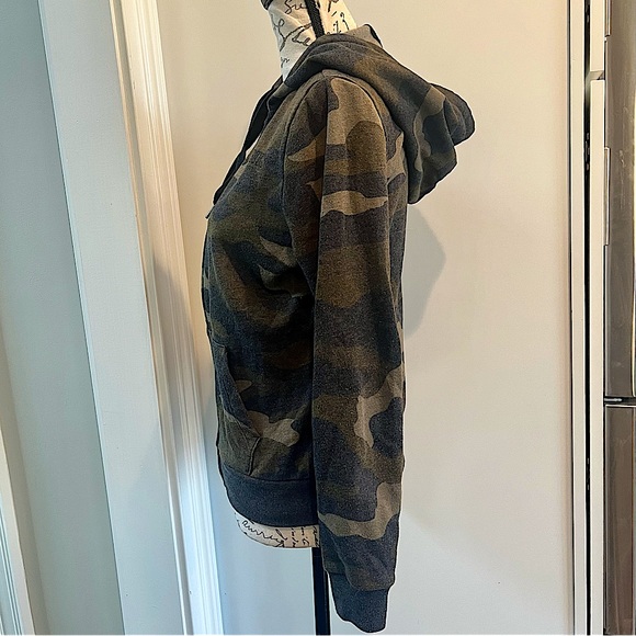 Victoria’s Secret Pink Camouflage Zip-Up Hooded Sweatshirt Jacket - Picture 11 of 15